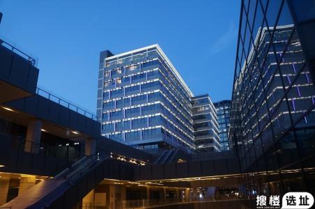 保利西岸中心：现代商务大厦，灵活办公空间，超值租金待遇